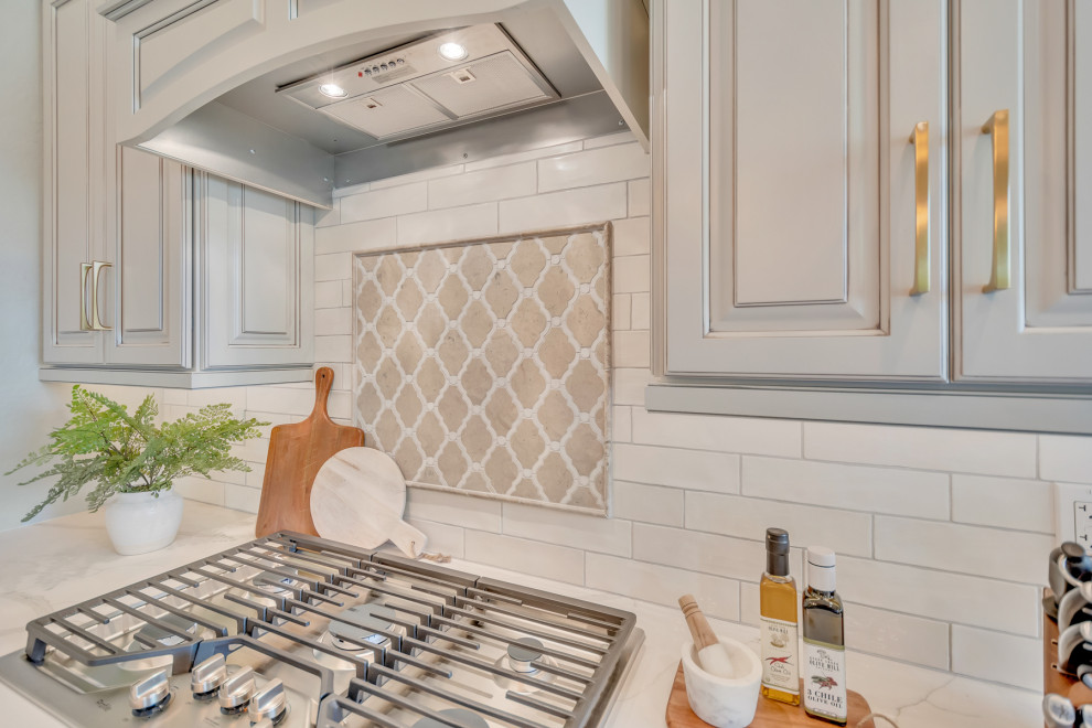 Inspiration for a transitional kitchen remodel in Phoenix