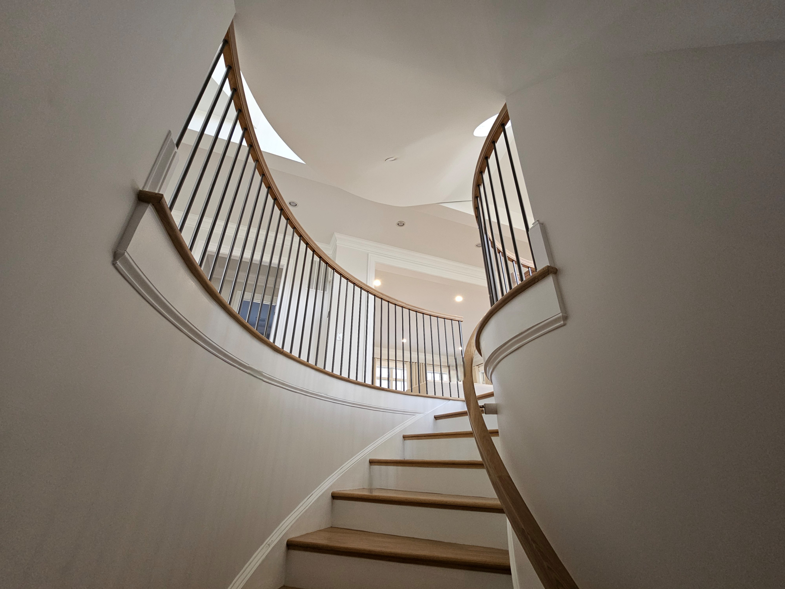 116_Elegant & Eye-catching Curved Staircase, Leesburg VA 20175