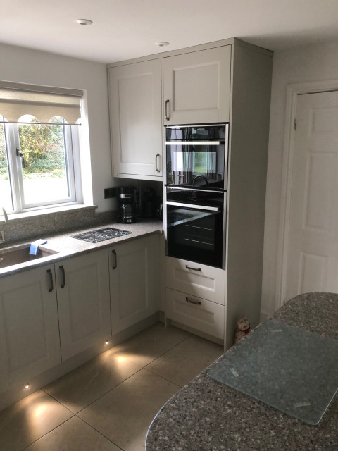 Compact Limestone Shaker Kitchen klassisk-koekken