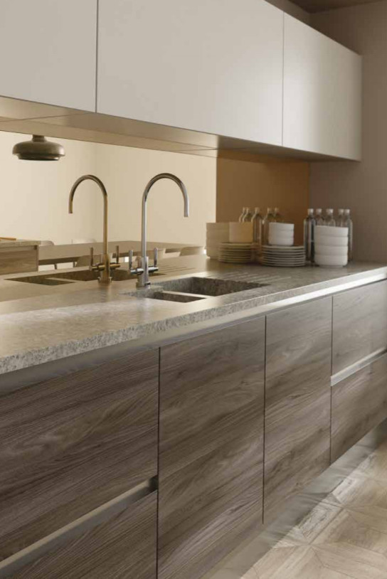 Modern Kitchen | Handleless dark elm & muted cashmere