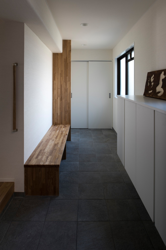 京都にあるモダンスタイルのおしゃれな住まいの写真