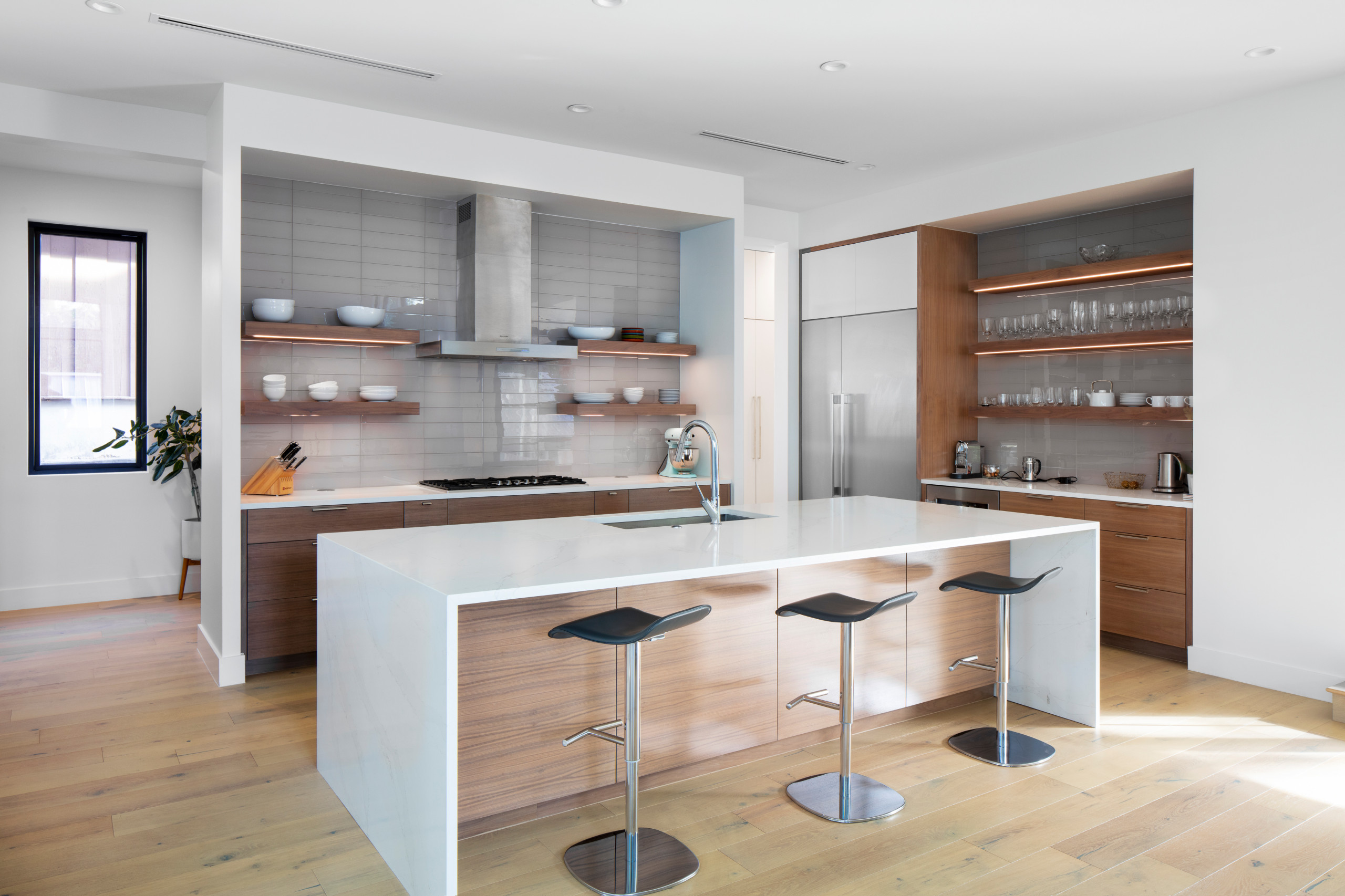 Which Appliance Finish Should You Choose for Your Kitchen?, image size:2560x1706