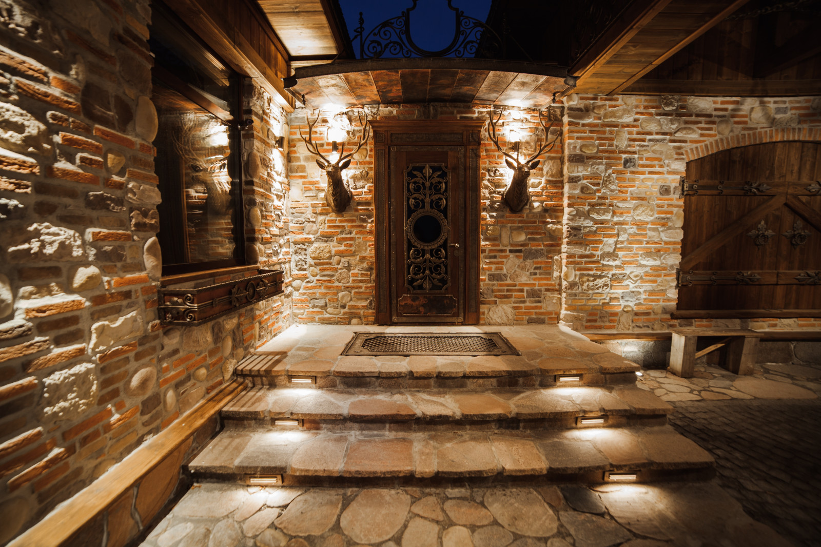 Подсветка входной группы