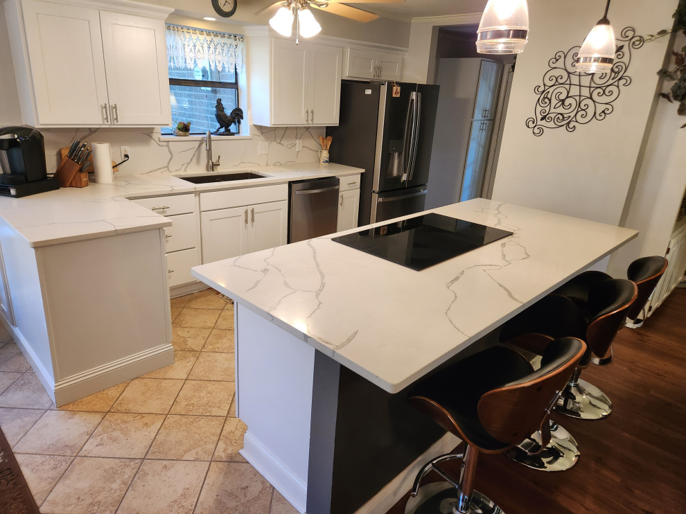 Kitchen - transitional kitchen idea