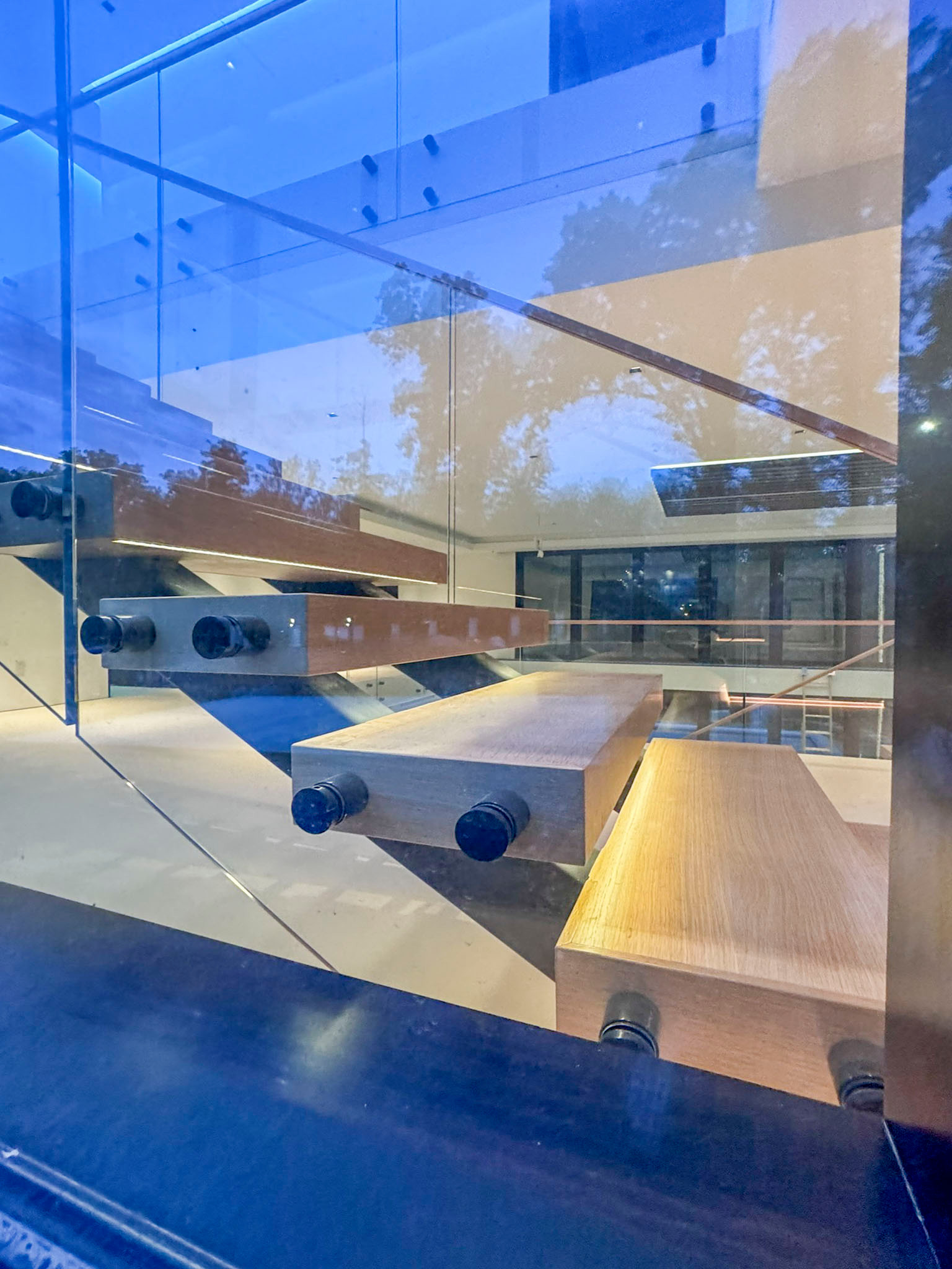126_Visually Open and Light Contemporary Staircase, Mclean, VA 22102