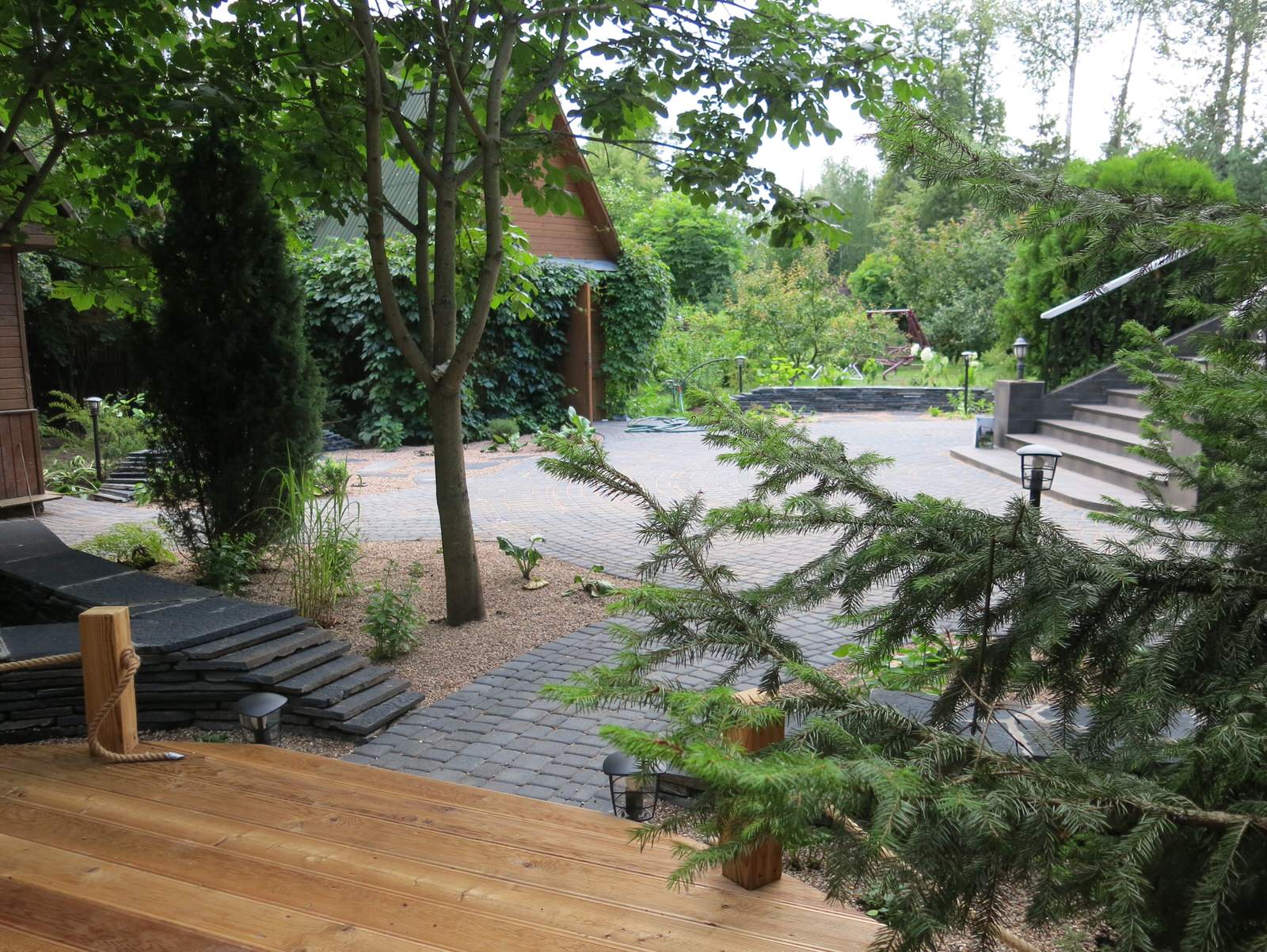 ОБЫКНОВЕННЫЙ САД ДЛЯ НЕОБЫКНОВЕННОЙ СЕМЬИ