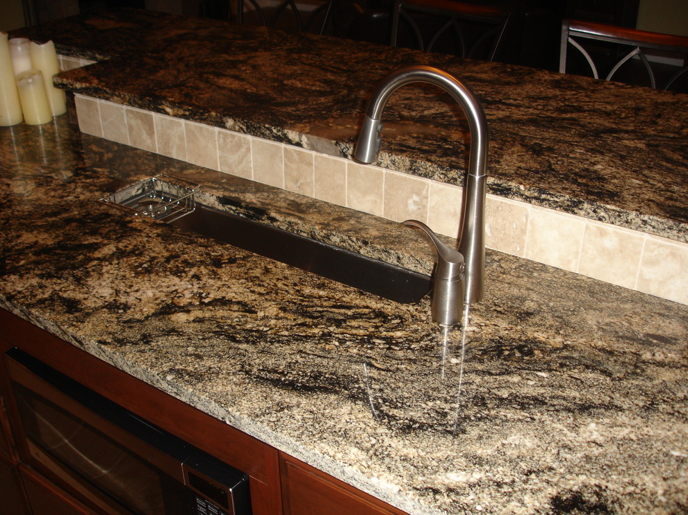 Kitchen - transitional kitchen idea