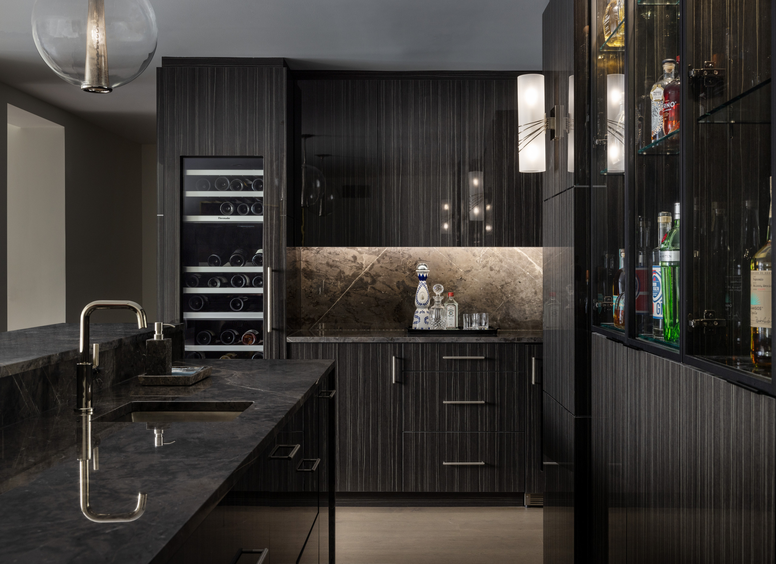Kitchen and Bar - A Dream in Deco