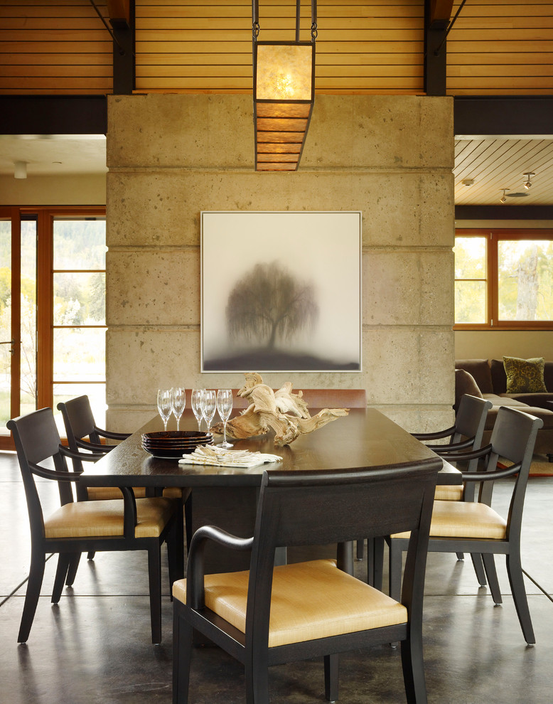 This is an example of a contemporary open plan dining in Los Angeles.