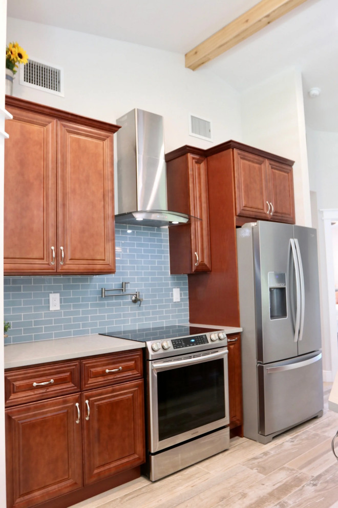 Example of a mid-sized mountain style kitchen design