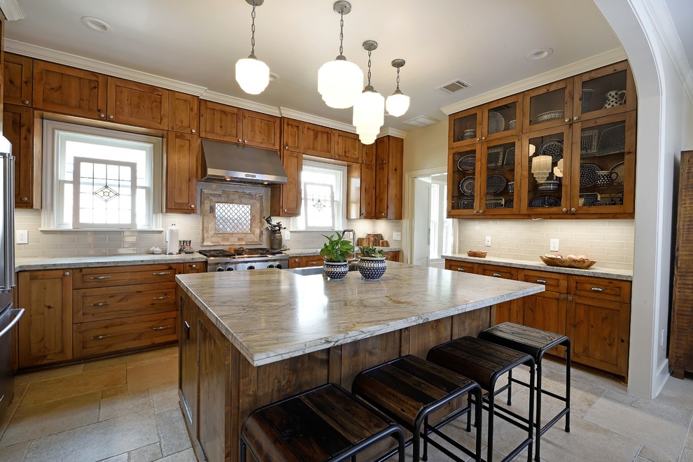 Kitchen - kitchen idea in Austin
