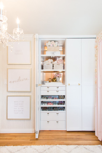 Nursery Wardrobe clasico-renovado-bebe