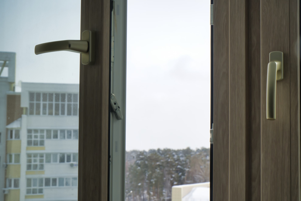 Окна с текстурой под дерево