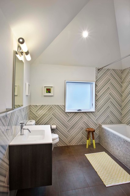 House 153 contemporary-badrum