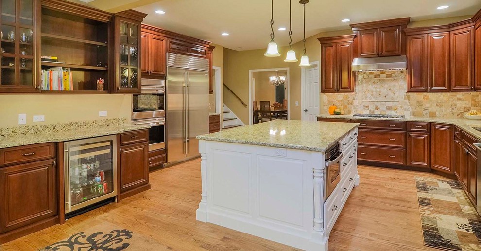 Kitchen - transitional kitchen idea in Baltimore
