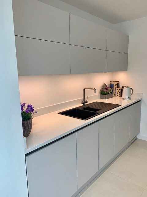 Three tone True Handle-less Kitchen with with Quartz worktops contemporary-kitchen