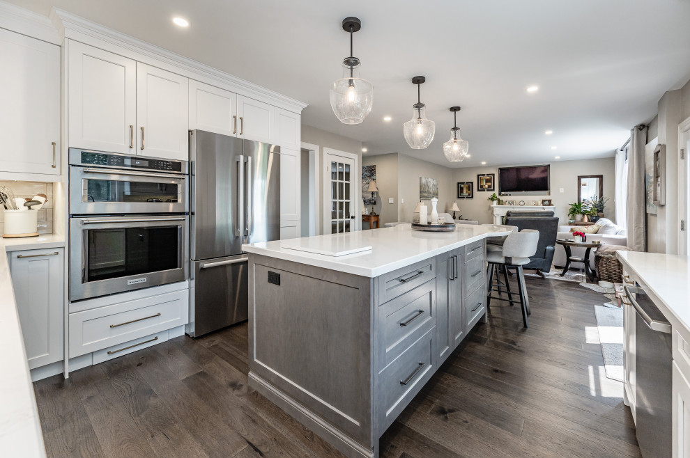 Kitchen - transitional kitchen idea