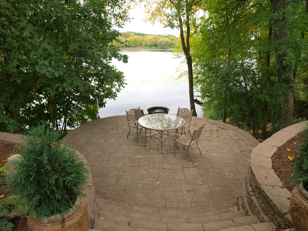 This is an example of a mid-sized contemporary patio in Minneapolis.