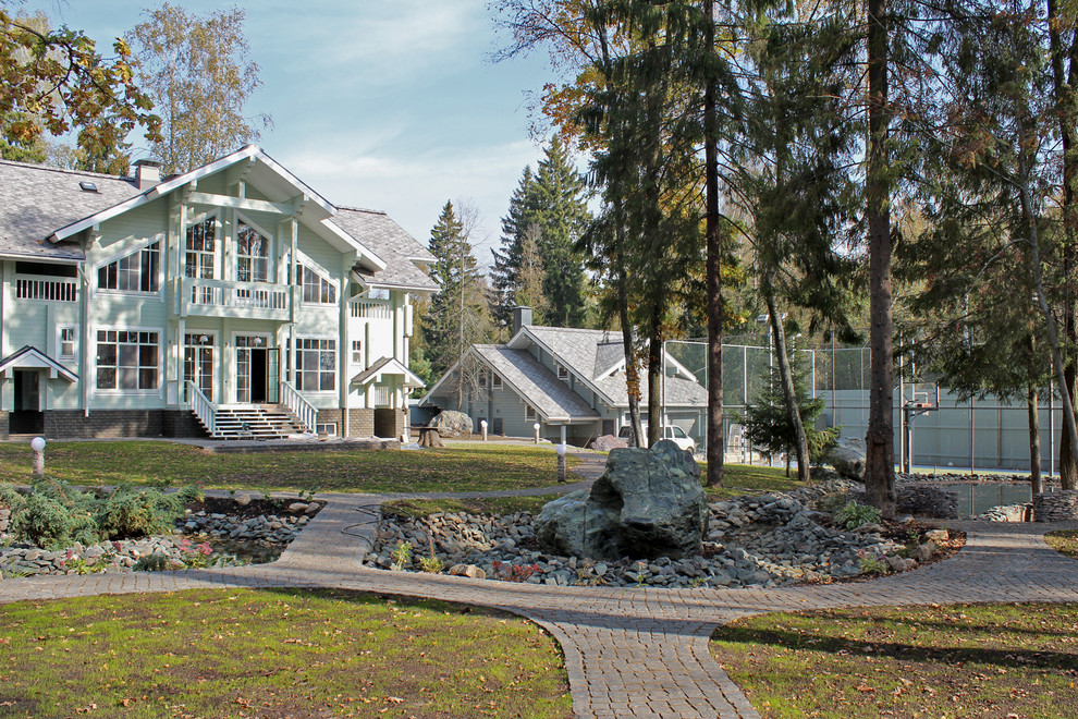 Под одной крышей