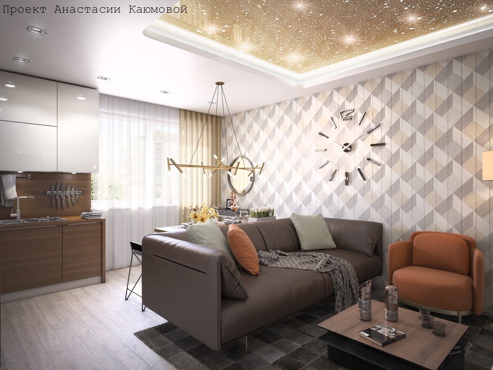 Большие часы на стене