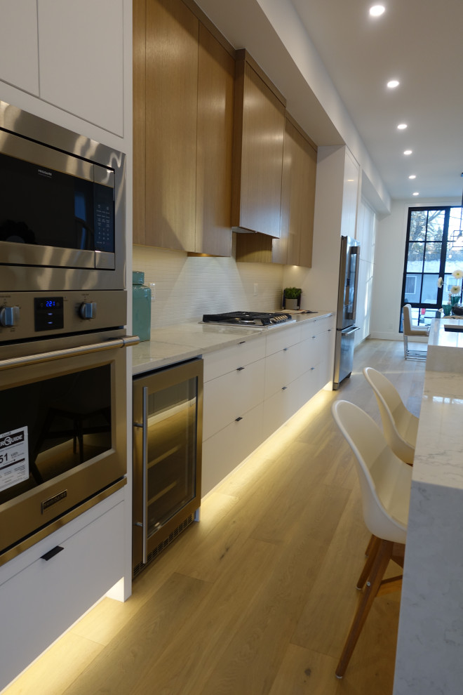 Inspiration for a transitional kitchen remodel in Calgary
