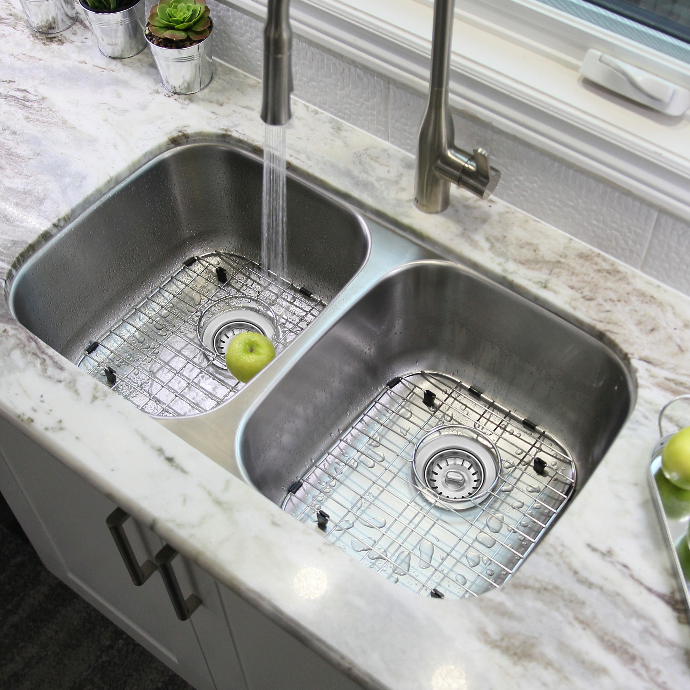 Stylish S-321XG 32 inch Slim Low Divider Double Bowl Undermount Stainless Steel Kitchen Sink