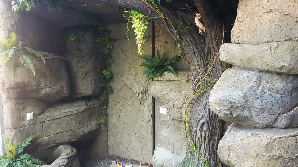 Искусственные скалы.