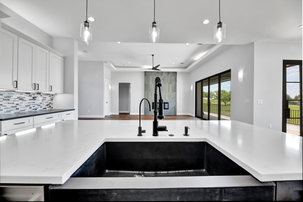 Horseshoe Bay Modern