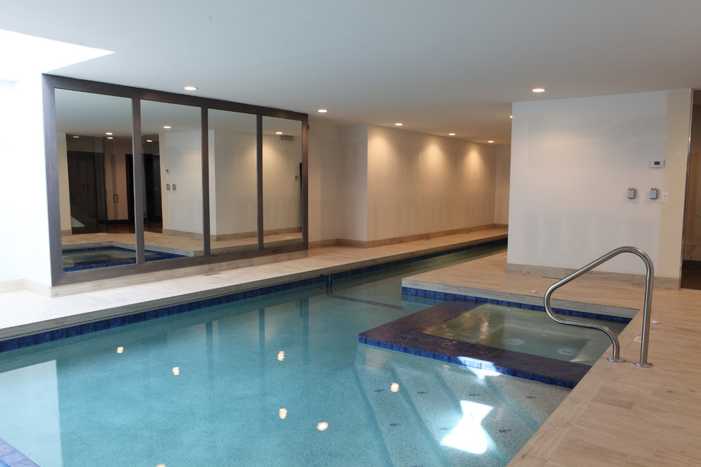 Transitional pool photo in Chicago