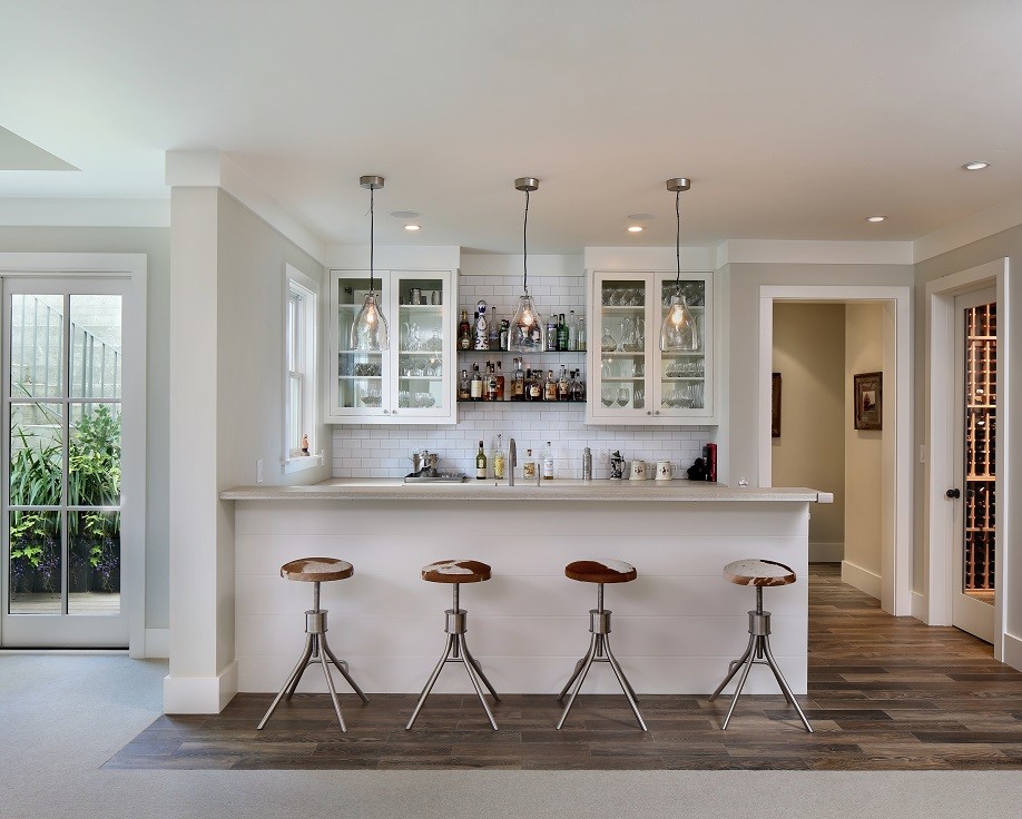 Home bar - country home bar idea in San Francisco