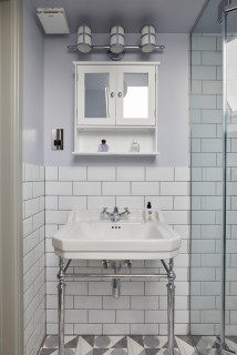 75 Most Popular 75 Beautiful Small Bathroom Ideas and Designs Design Ideas  for January 2022 | Houzz IE