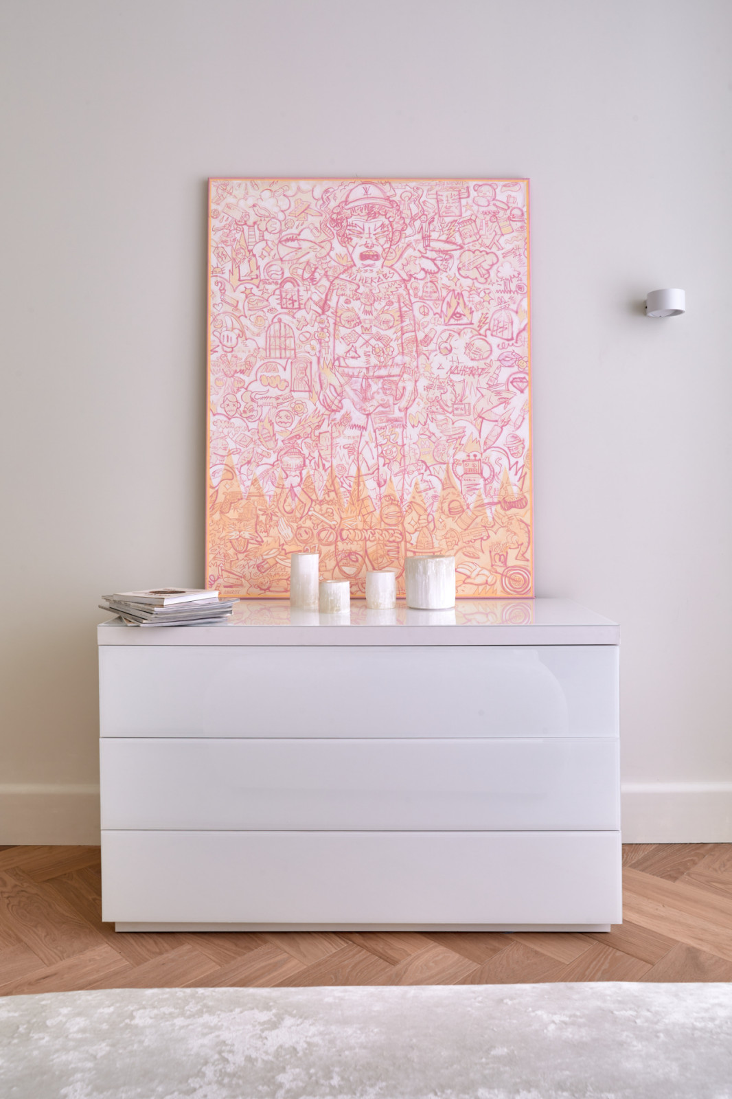 Стекло и неон: квартира в Подмосковье