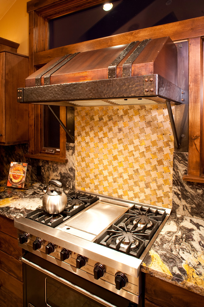 This is an example of a traditional kitchen in Albuquerque.