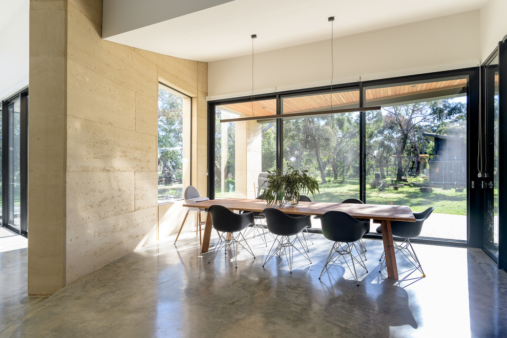 Design ideas for a contemporary dining room in Geelong.