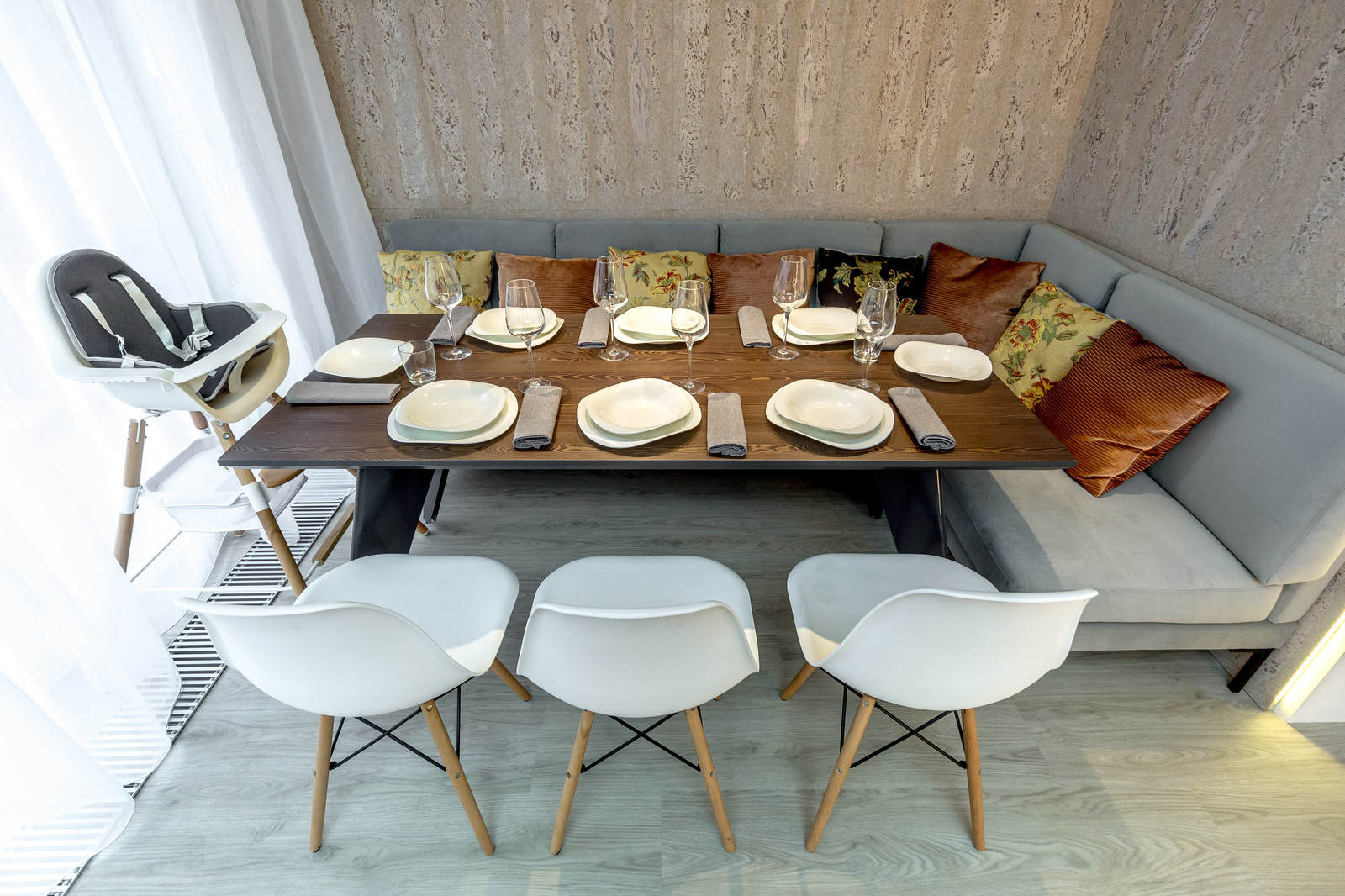 КУХНЯ с ПРОБКОВОЙ СТОЛОВОЙ. Дачный ответ