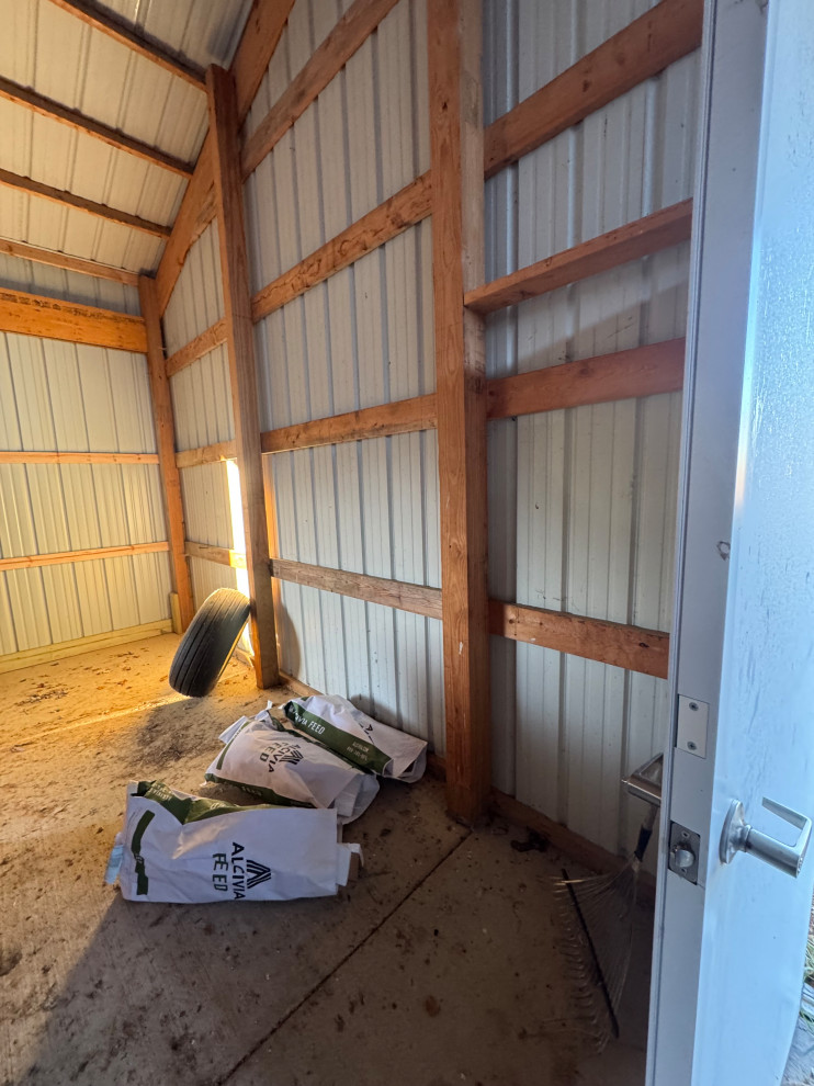 POLE SHED / NEW SERVICE