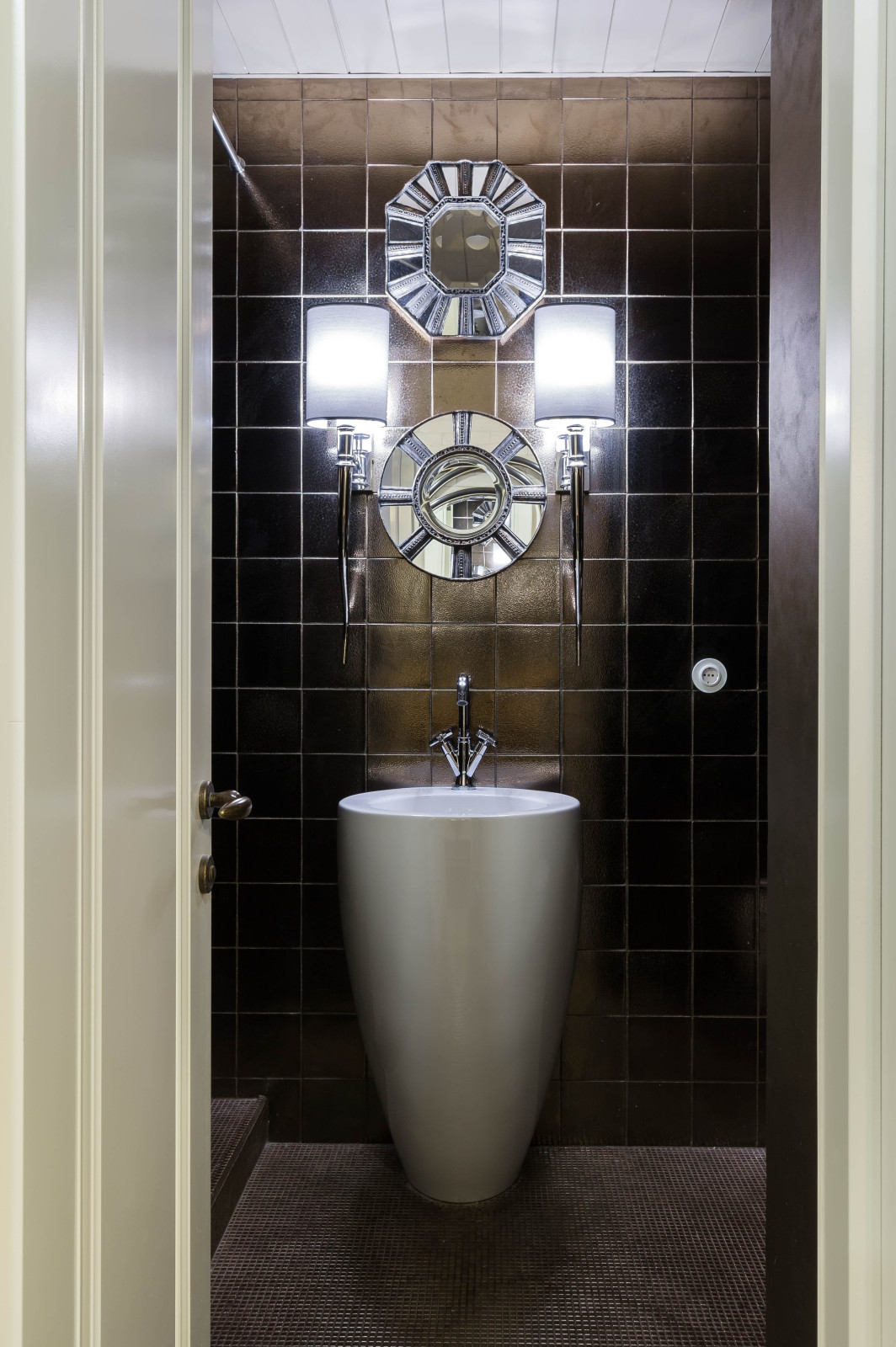 Холостяцкая квартира в центре Москвы