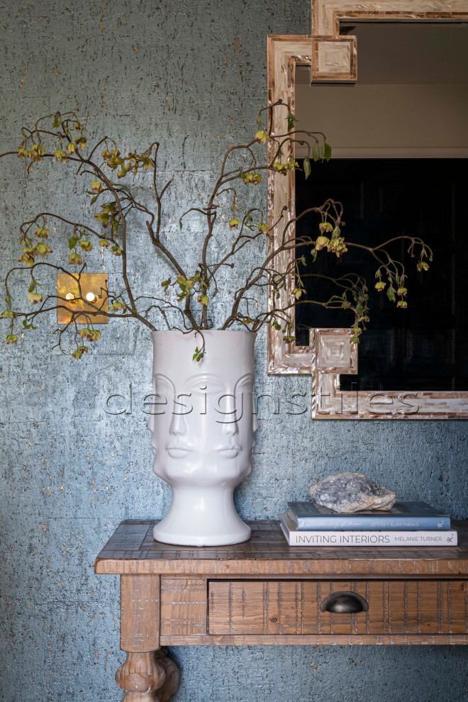 Example of a transitional home design design in Los Angeles