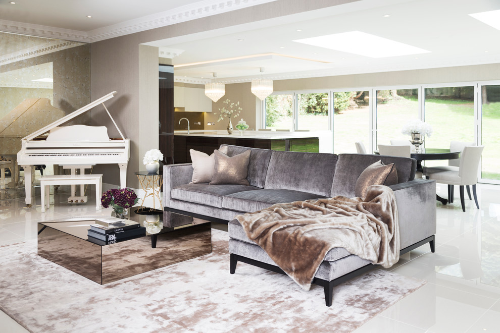 Design ideas for a contemporary living room in London.