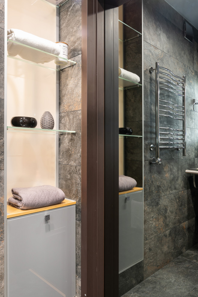 Разные полюса.