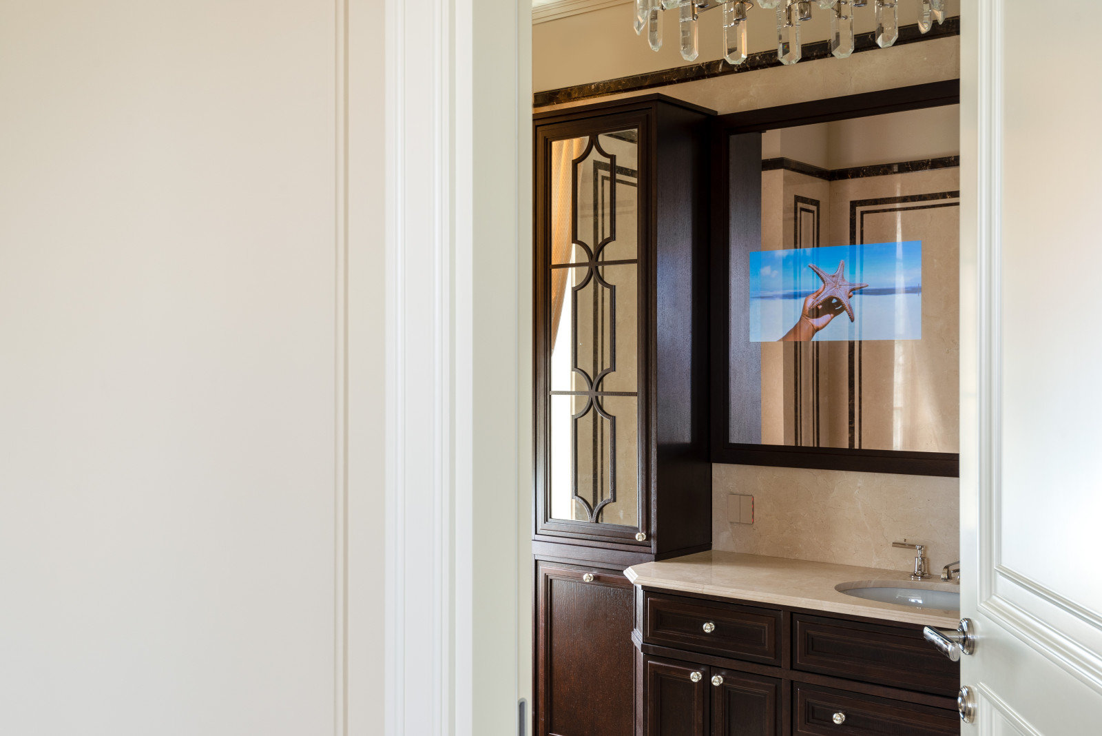 Встроенный телевизор на Большой Грузинской