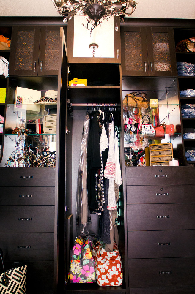 Photo of a transitional storage and wardrobe in Cincinnati.