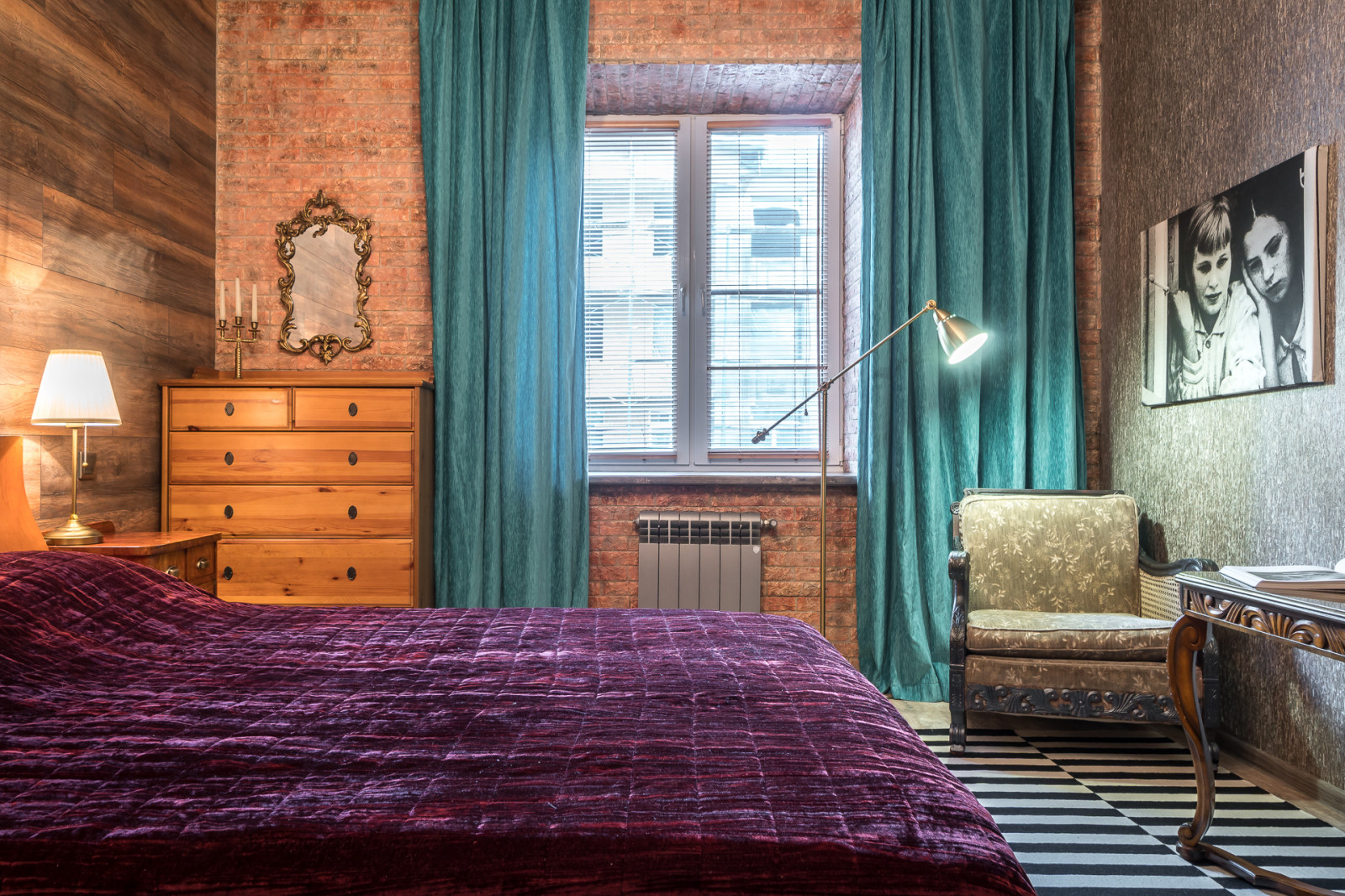 Apartment with Fusion Design and Vintage Furniture in St. Petersburg