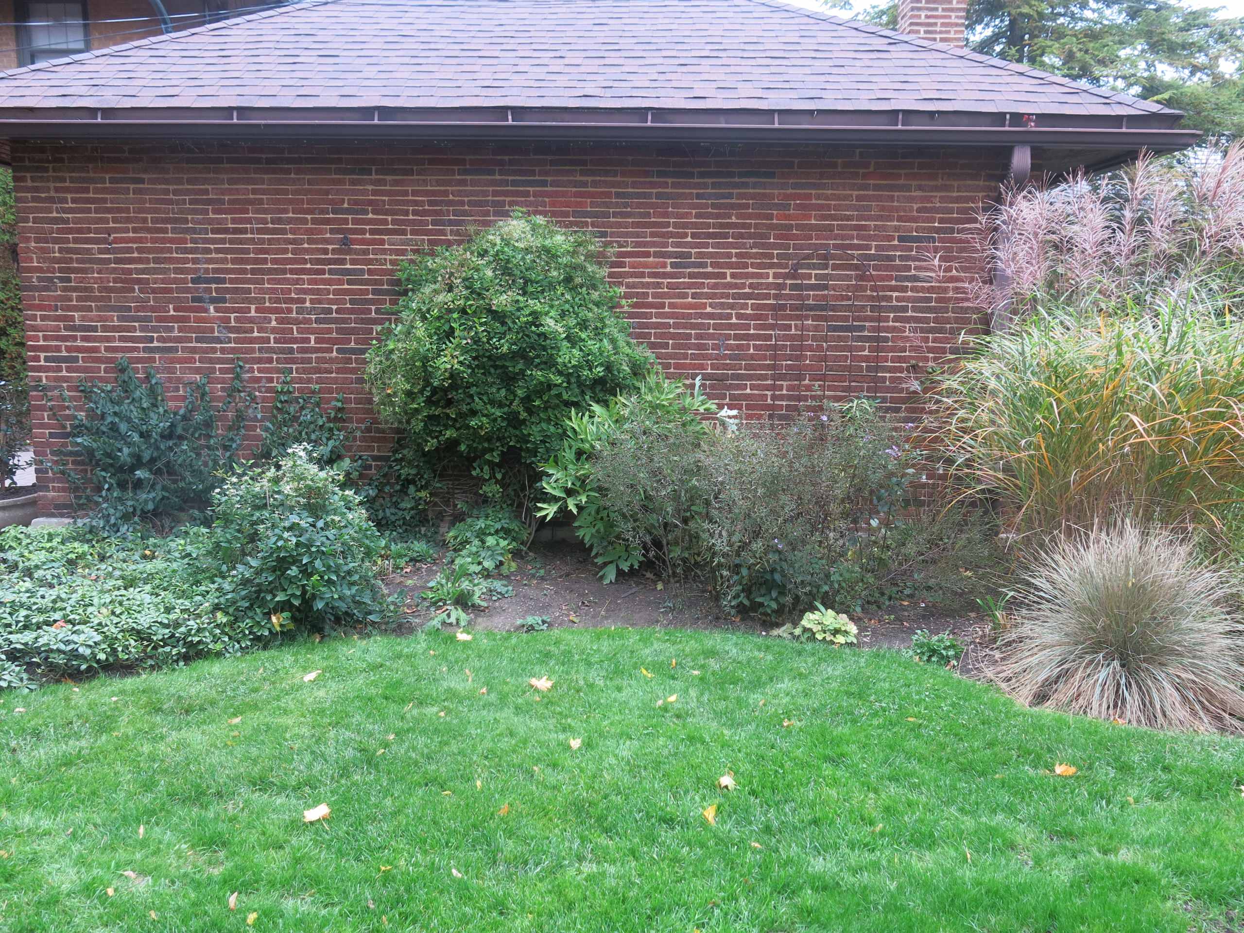 Traditional Backyard Landscape Renovation - Milwaukee