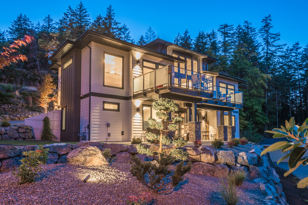 Home design - transitional home design idea