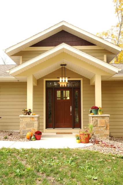 exposed ranch home-front entry - traditional - entry