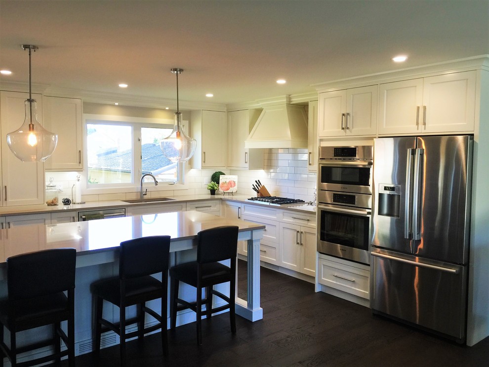 Transitional kitchen photo in Calgary
