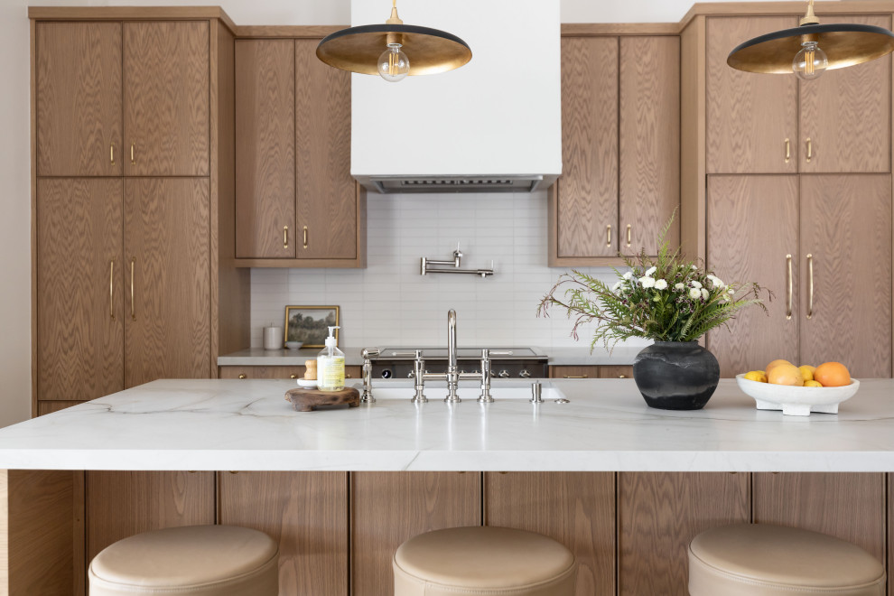 Example of a transitional kitchen design in Phoenix