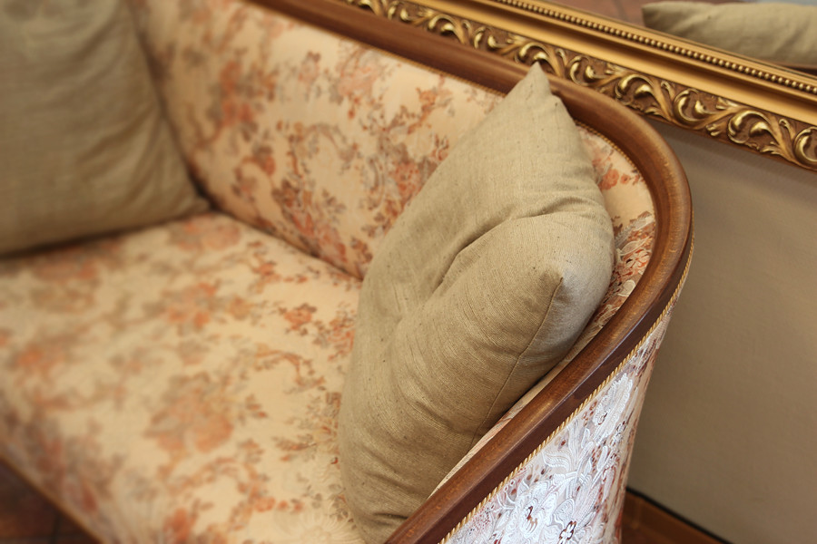 Белая кухня в викторианском стиле (реализованный проект)