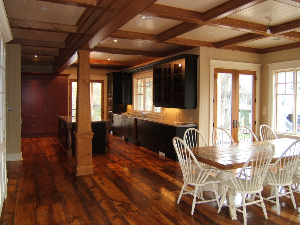 Inspiration for a rustic kitchen remodel in Toronto